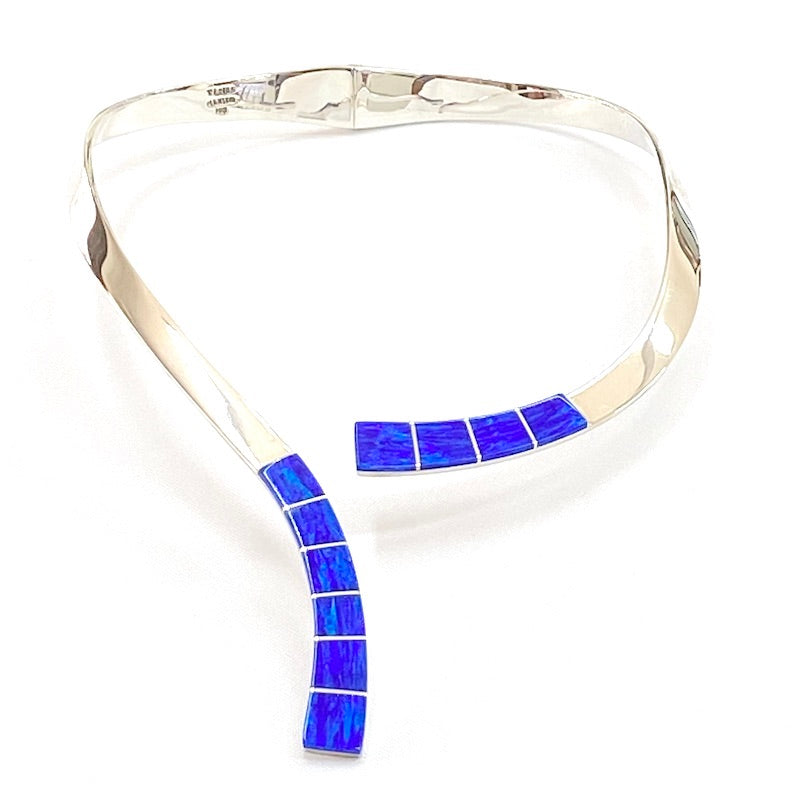 Beautiful Dark Blue Opal Design Rigid Necklace