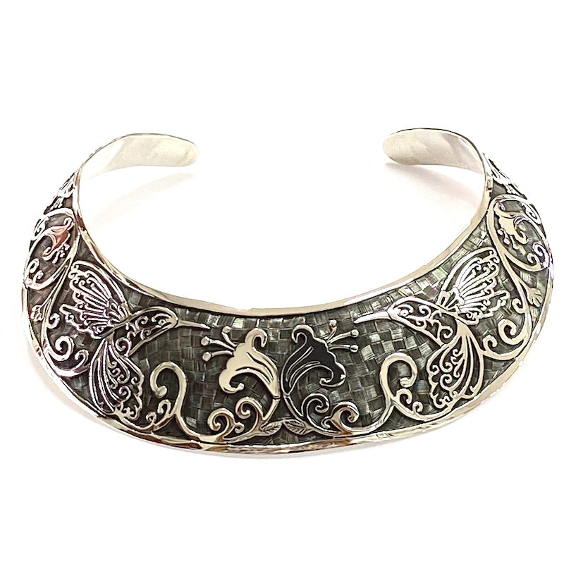 Stunning Carved Hummingbirds Design Rigid Necklace