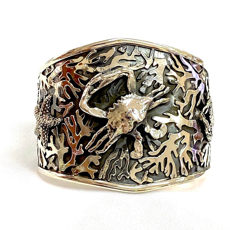 Gorgeous Carved Crab Sea Life Design Cuff Bracelet