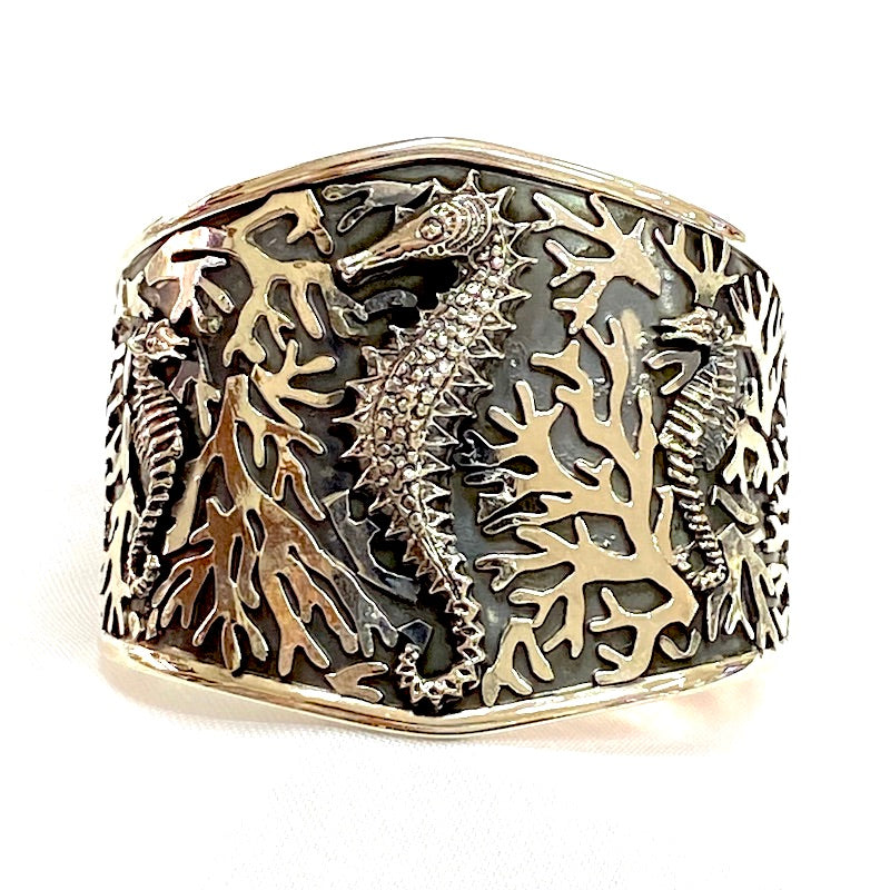 Gorgeous Carved Seahorse Design Cuff Bracelet