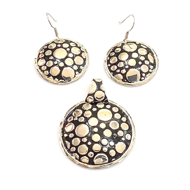 Beautiful Dots Design Silver Set