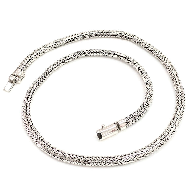 Elegant Braided Link Silver Necklace