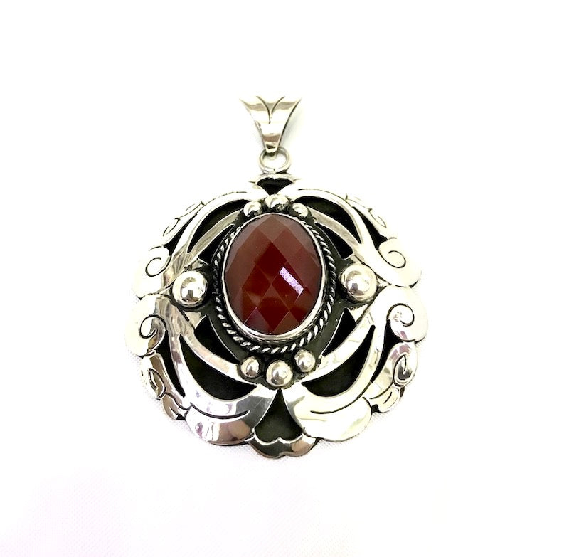 Elegant Vintage Style Carnelian Pendant