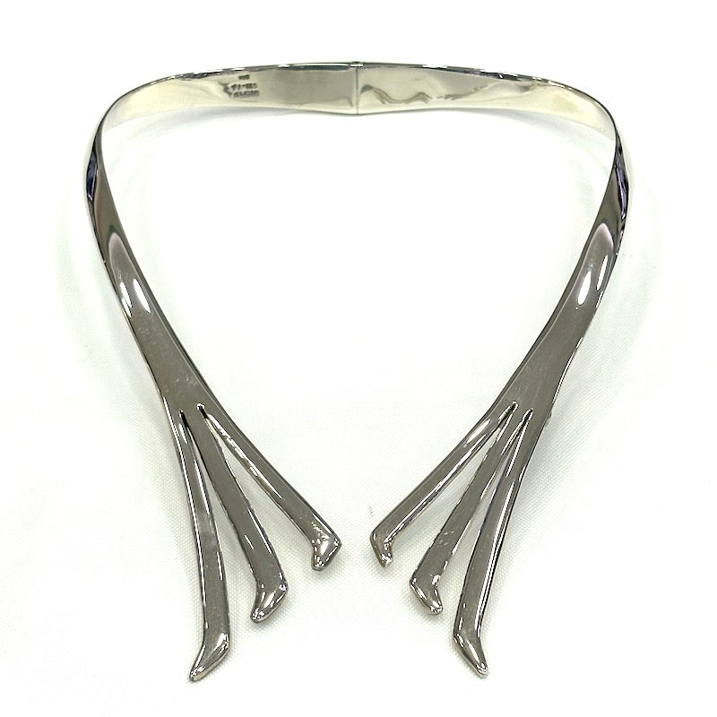 Elegant Classic Design Rigid Necklace & Bracelet Set