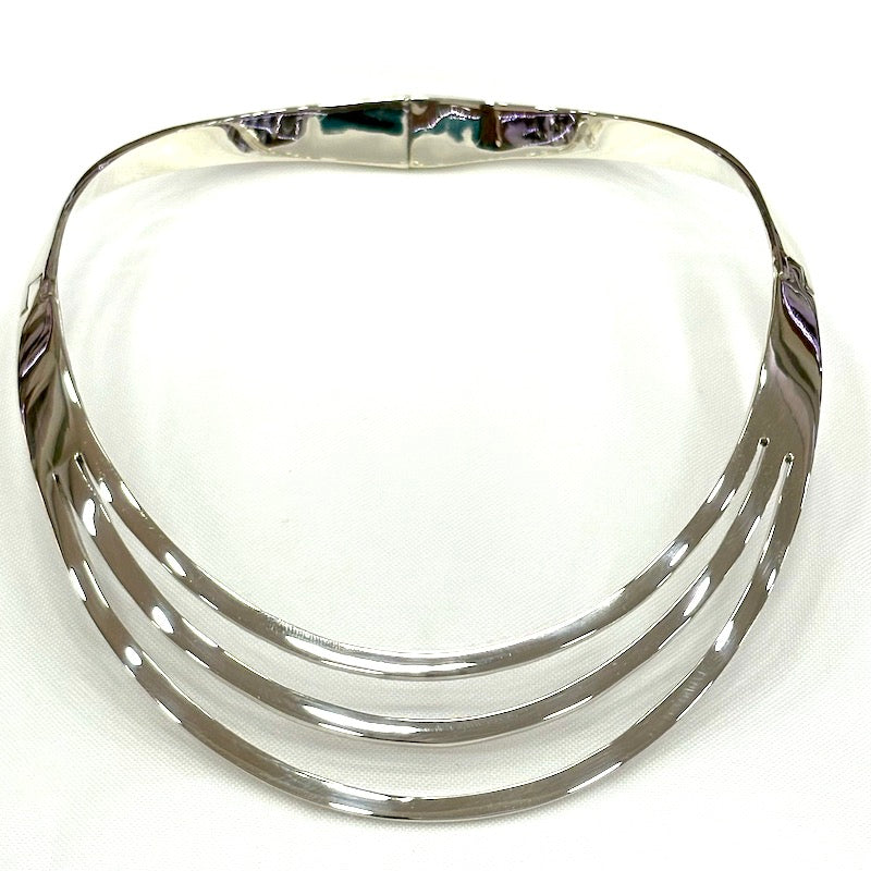 Beautiful Triple Stripes Necklace and Bracelet Set