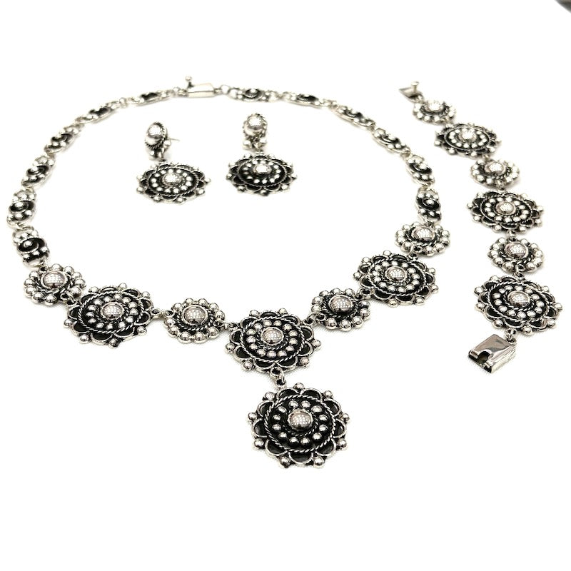 Classic Vintage Style Silver Set