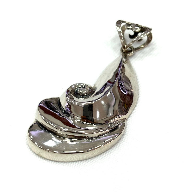 Large Sea Shell Design Silver Pendant