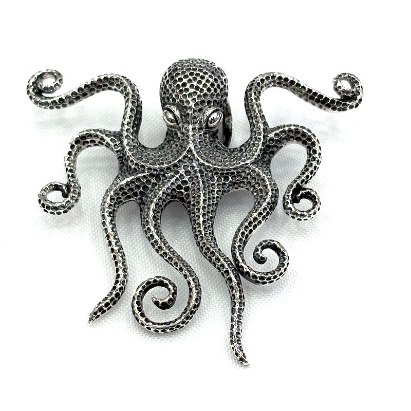Eye Catching Octopus Design Pendant