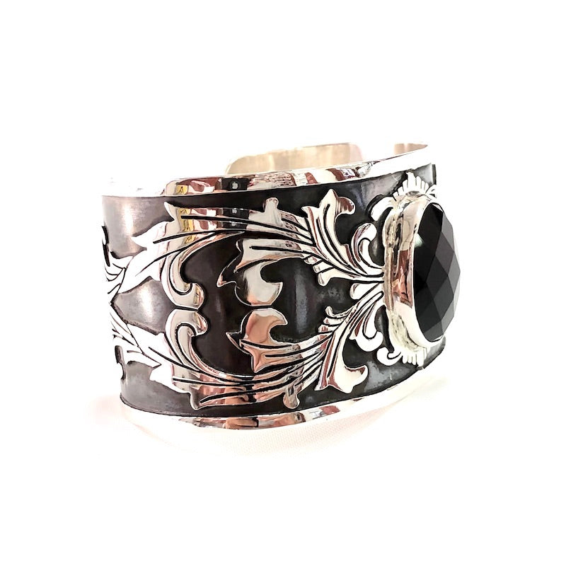 Striking Carved Pattern & Onyx Cuff Bracelet