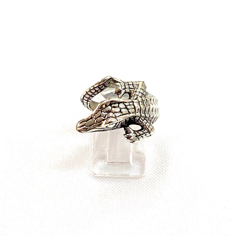 Stunning Crocodile Design Silver Ring
