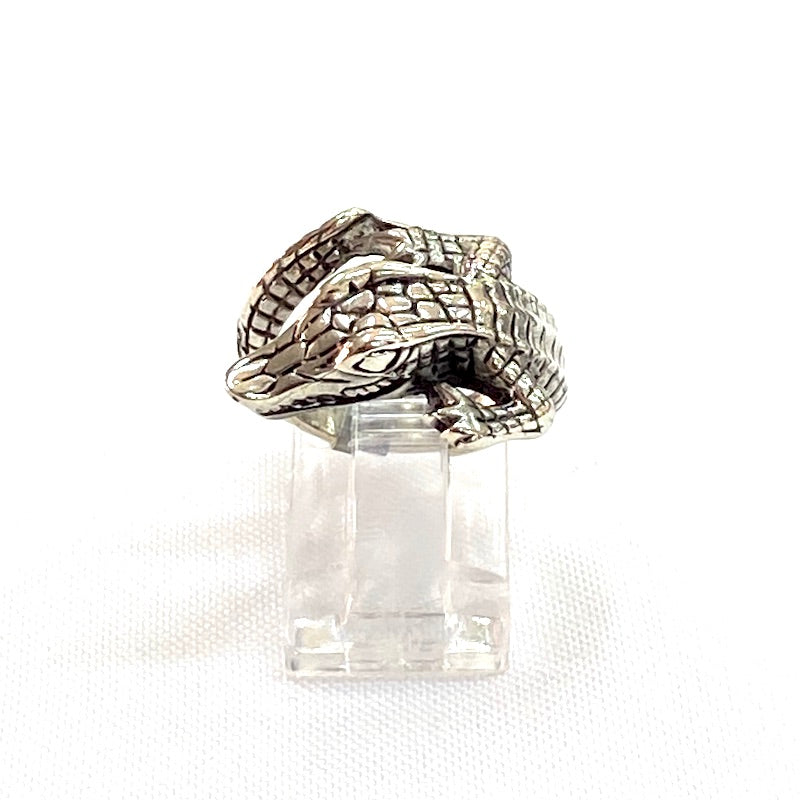 Stunning Crocodile Design Silver Ring