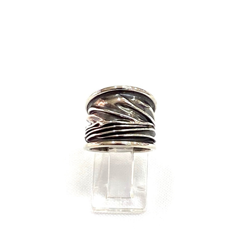 Wrinkled Design Silver Ring