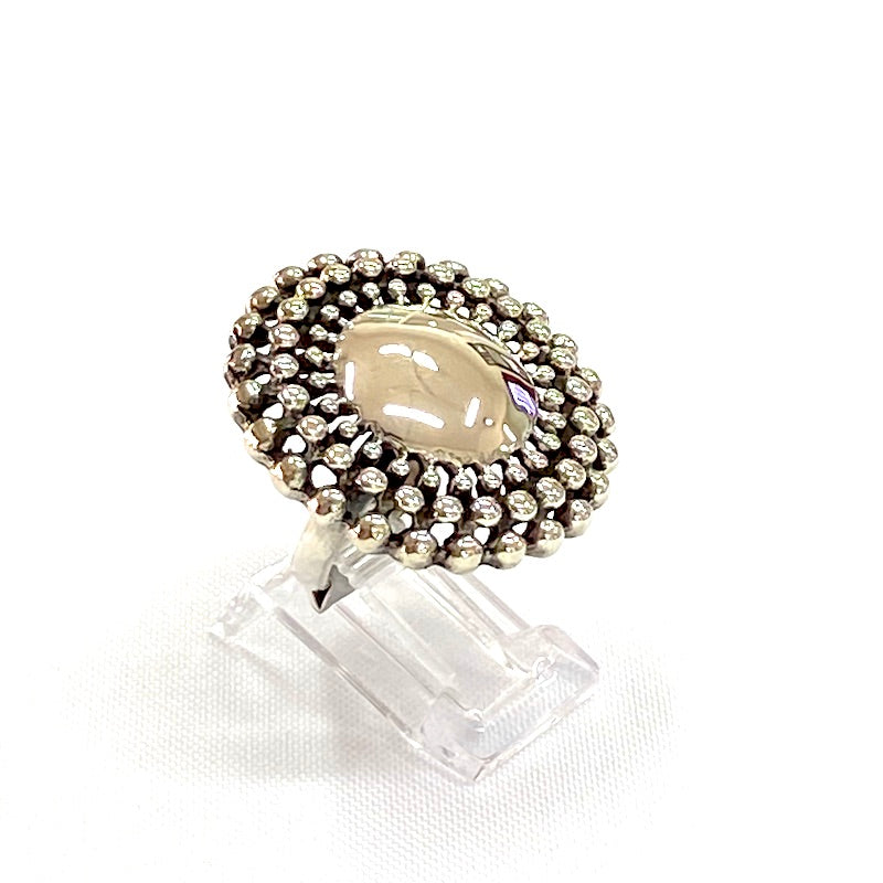 Elegant Round Silver Dots Design Ring