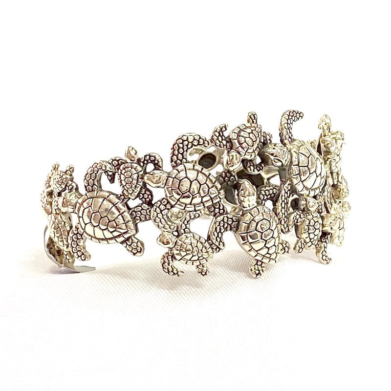 Amazing Turtles Design Silver Cuff Bracelet