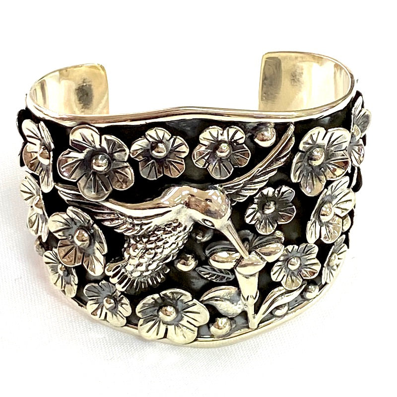 Gorgeous Carved Hummingbird Design Cuff Bracelet