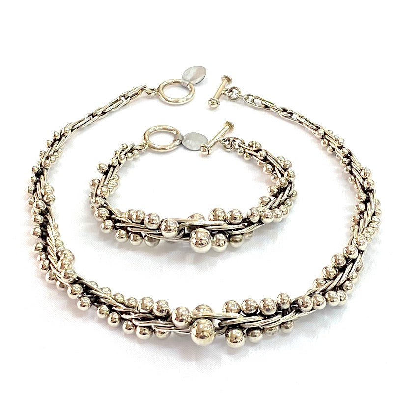 Graduated Silver Pearls Design Set