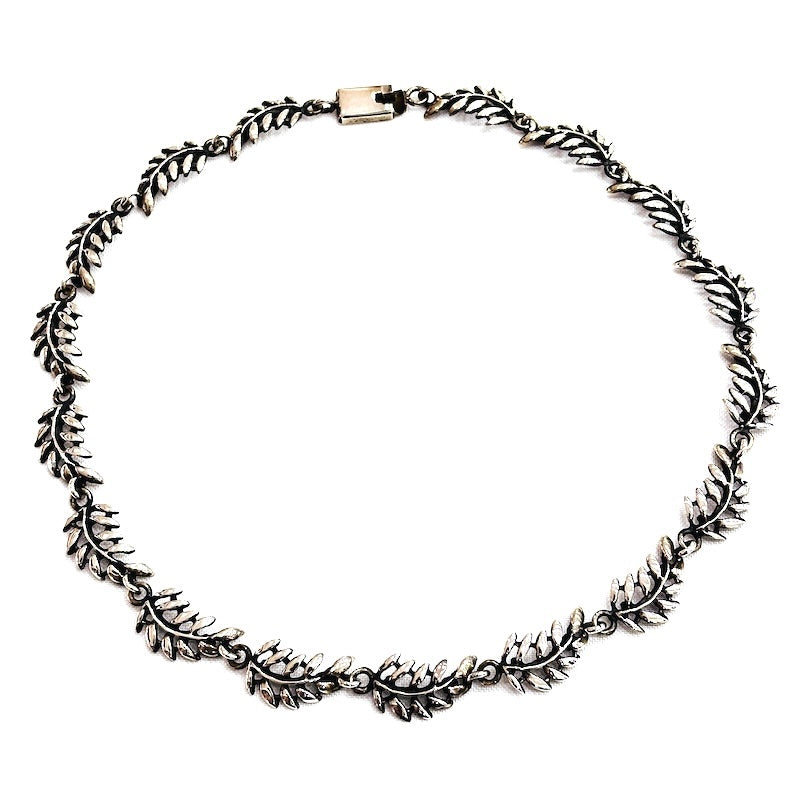 Beautiful Silver Leaf Design Necklace