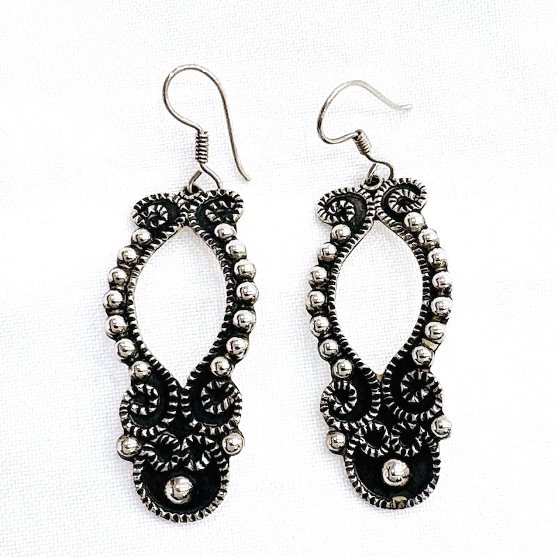 Elegant Vintage-Inspired Dangle Earrings