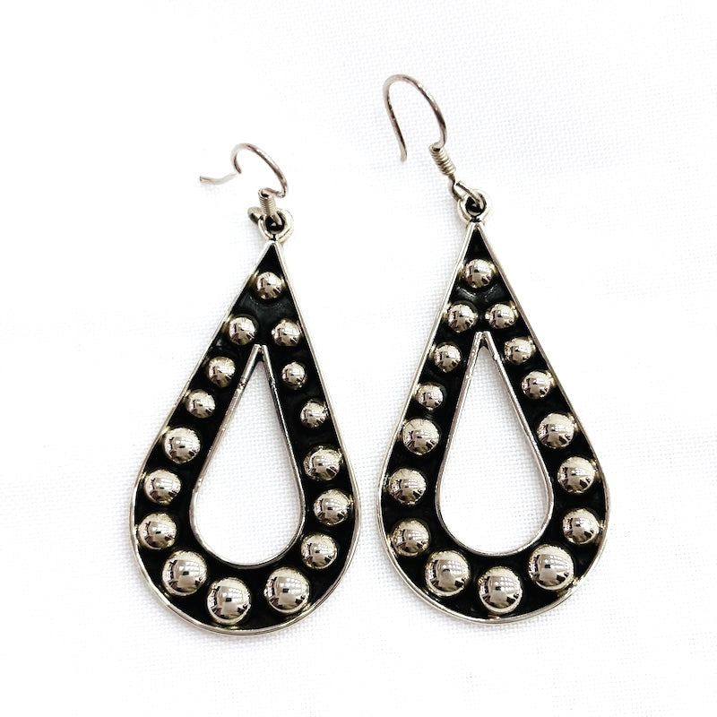 Beautiful Teardrop Vintage-Inspired Earrings