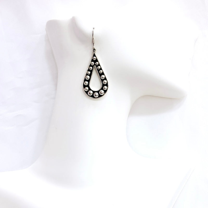 Beautiful Teardrop Vintage-Inspired Earrings