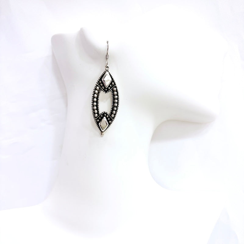 Elegant Vintage-Inspired Dangle Earrings