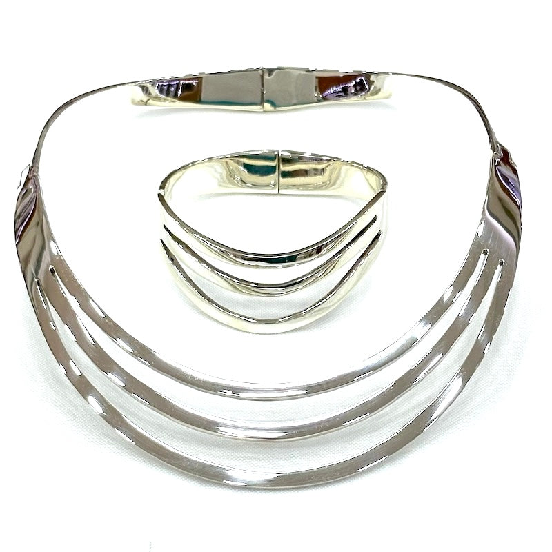 Refined Triple Stripes Necklace and Bracelet Set