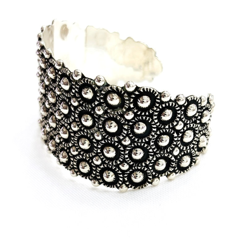 Elegant Wide Vintage Look Cuff Bracelet