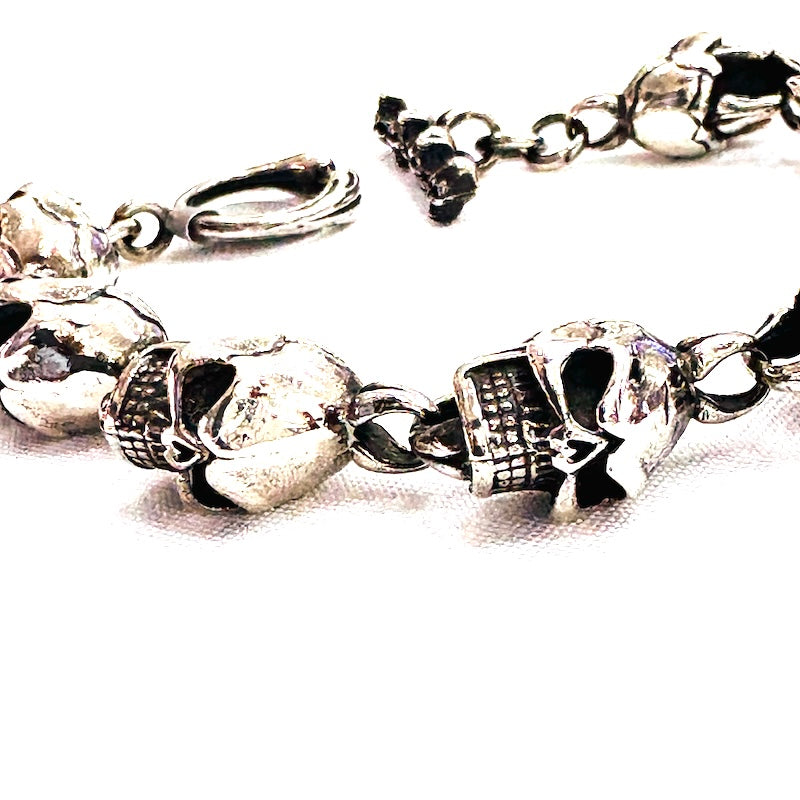 Strong Skull Links Silver Bracelet