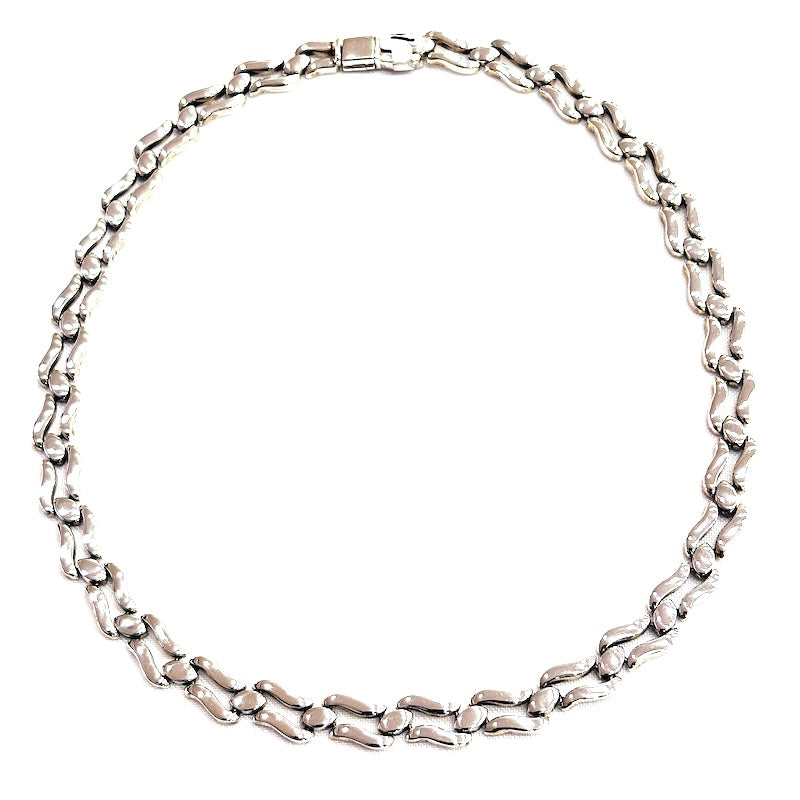 Elegant Curvaceous Flat Links Necklace