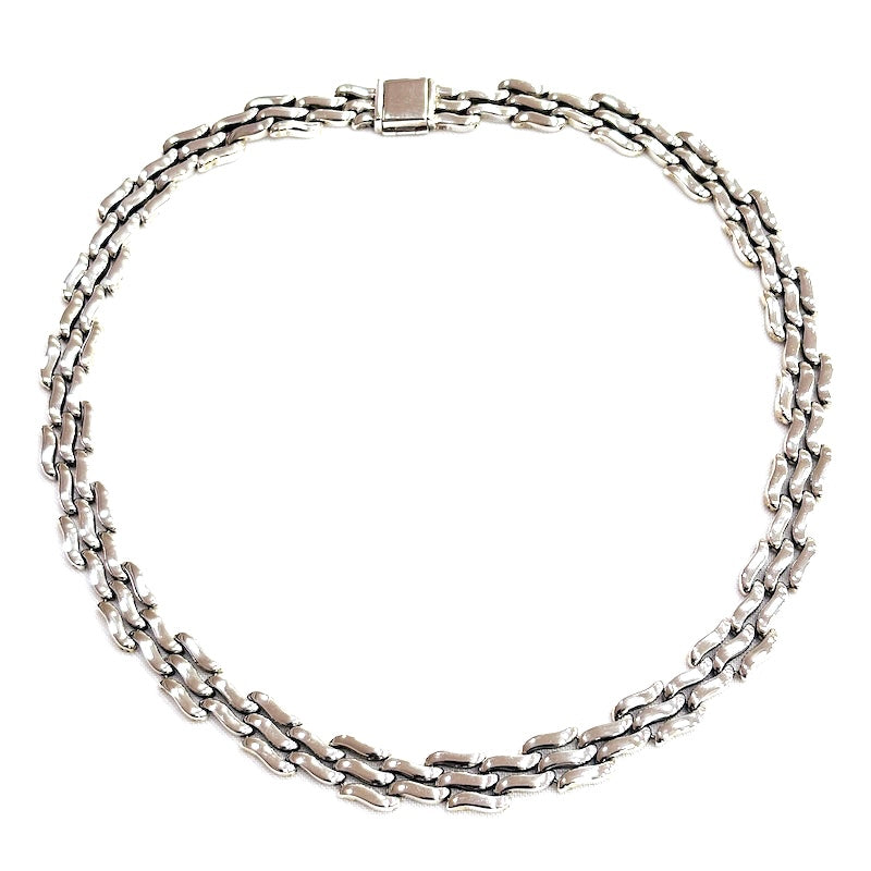 Exquisite Flat Links Design Necklace